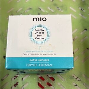 MIO PEACHY CHEEKS BUM CREAM